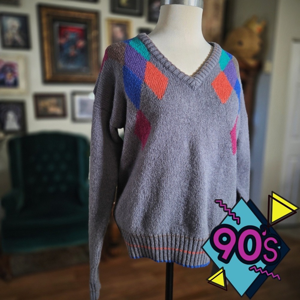 Vintage 90s Colours by Alexander Julian Grey Argyle V Neck Wool Men's Sweater
